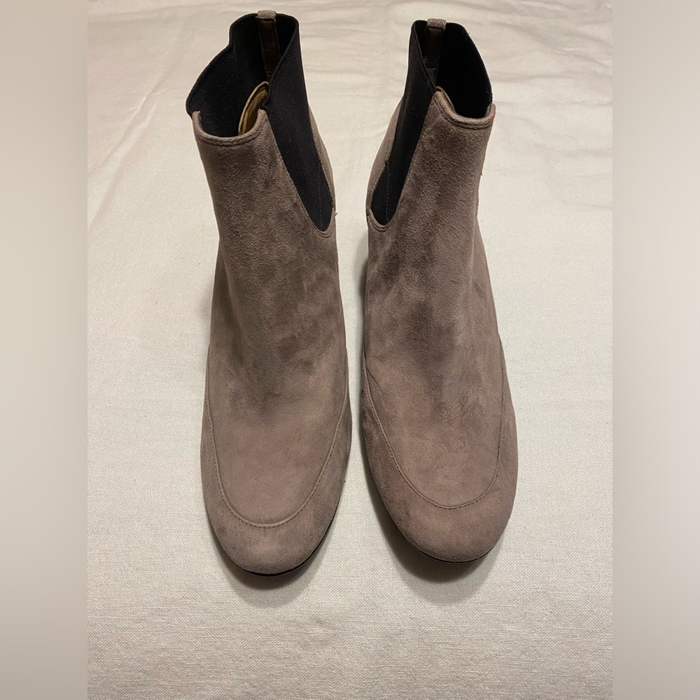 Naturalizer Women’s Danica suede ankle boots